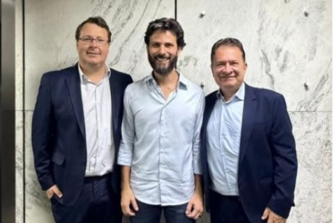 Prefeito Dr Oscar em viagem trabalhando por Centralina